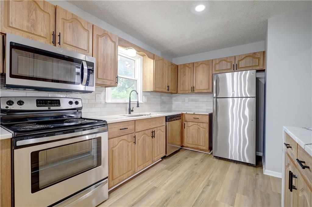 11015 Crooked Road - Photo 4