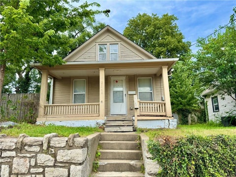 Photo of 2516 W 43RD Avenue, Kansas City, KS 66103 (MLS # 2636827)