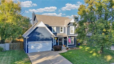 Photo of 16710 W 157th Street, Olathe, KS 66062 (MLS # 2584149)