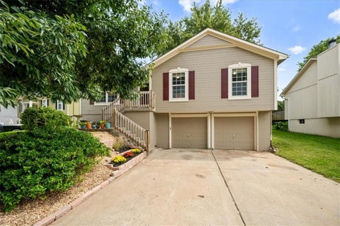 Photo of 713 N Downey Court, Independence, MO 64056 (MLS # 2638378)