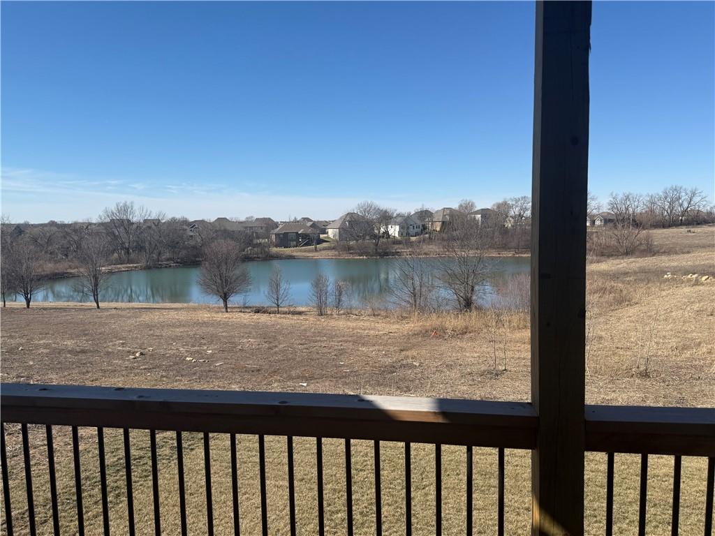 9808 N Laurel Avenue