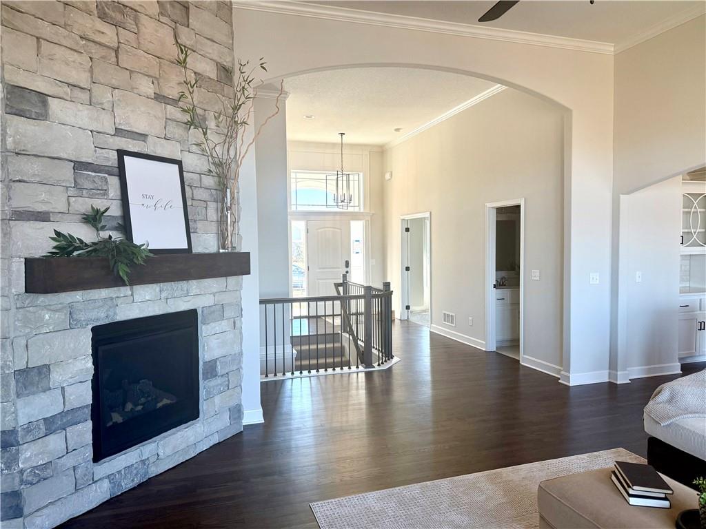 9808 N Laurel Avenue