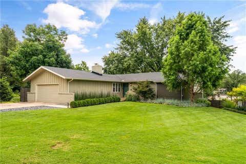 Photo of 3315 W 98th Street, Overland Park, KS 66206 (MLS # 2637844)