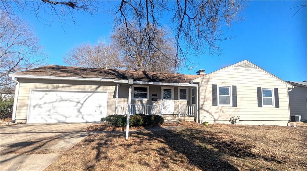 Photo of 9908 E 77th Street, Raytown, MO 64138 (MLS # 2591286)