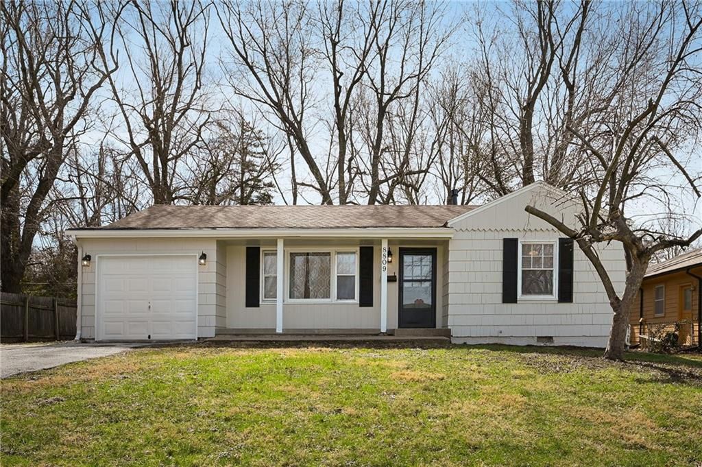 Photo of 8809 E 73rd Street, Raytown, MO 64133 (MLS # 2608078)