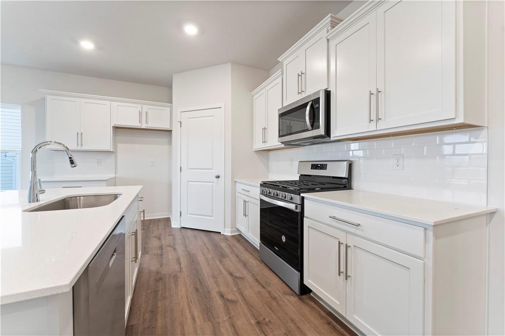 2212 Creek View Lane