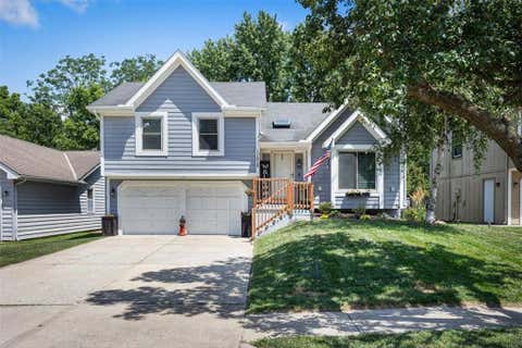 Photo of 11215 N Donnelly Avenue, Kansas City, MO 64157 (MLS # 2631838)