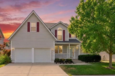 Photo of 12706 Benson Street, Overland Park, KS 66213 (MLS # 2630268)