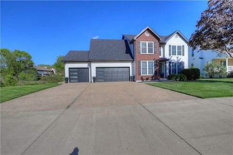 Photo of 125 SE Battery Point, Lees Summit, MO 64063 (MLS # 2615787)