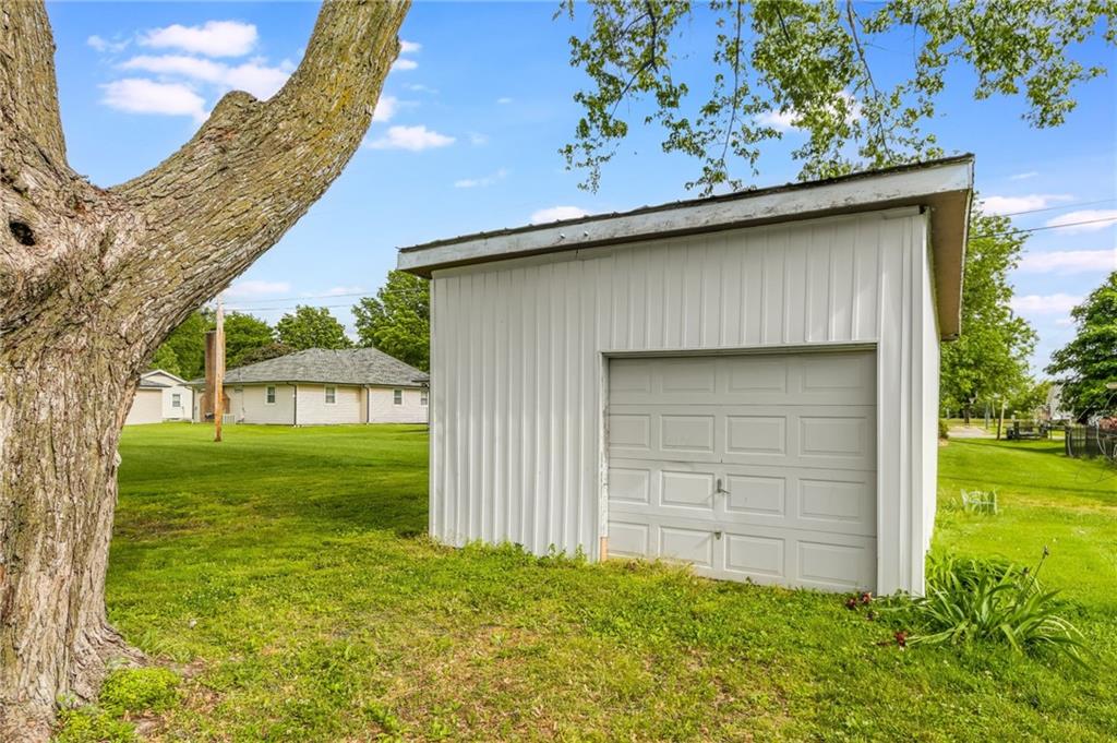 312 W 2 Street