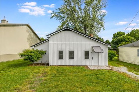312 W 2 Street Norborne MO 64668