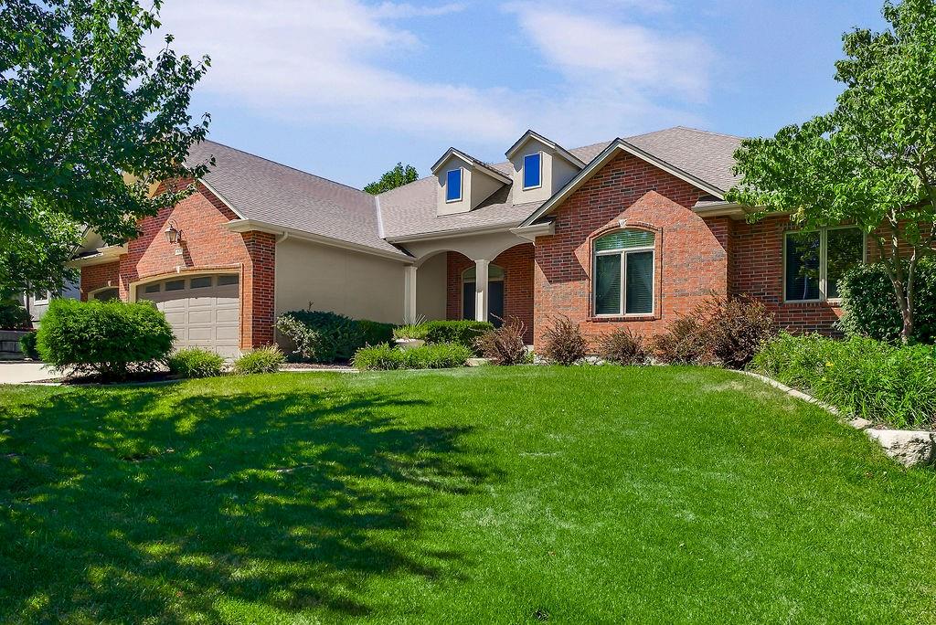1600 Hedgewood Lane