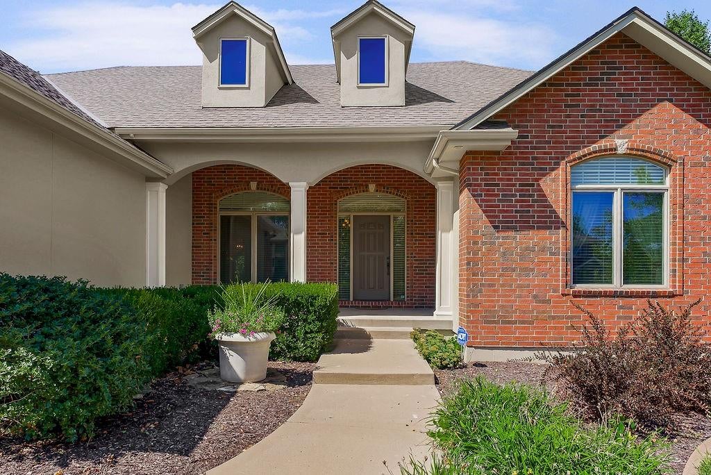 1600 Hedgewood Lane