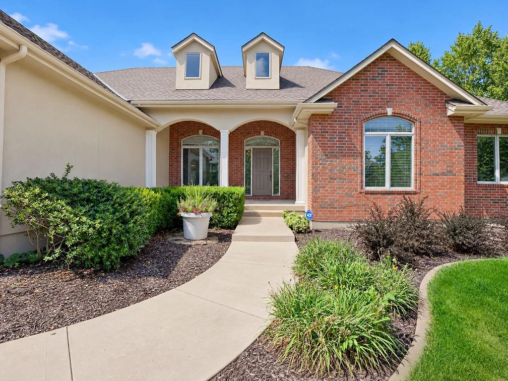 1600 Hedgewood Lane