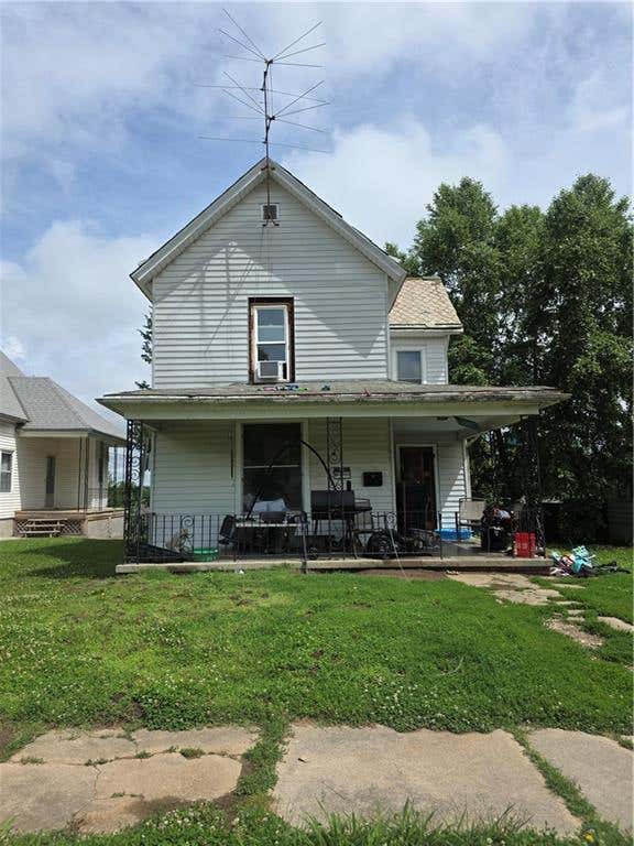Photo of 2937 Seneca Street, St Joseph, MO 64507 (MLS # 2623998)