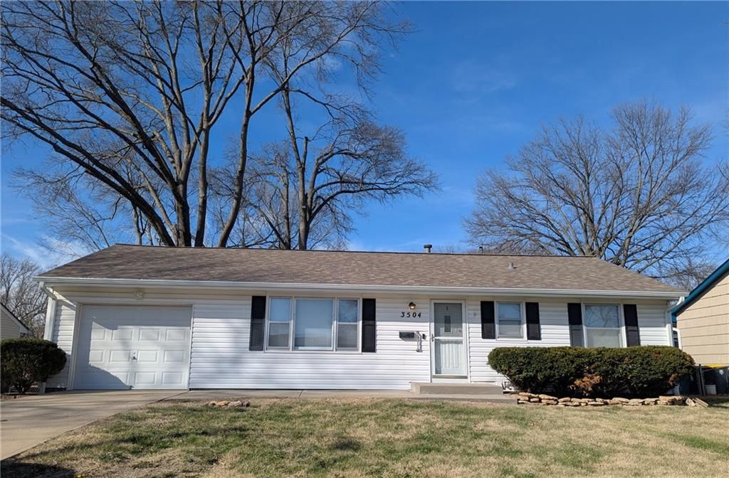 Photo of 3504 E 106th Terrace, Kansas City, MO 64137 (MLS # 2607590)