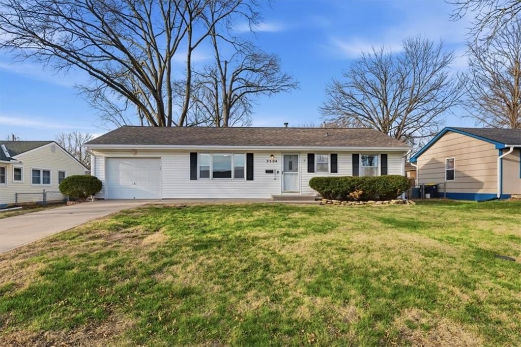 Photo of 3504 E 106th Terrace, Kansas City, MO 64137 (MLS # 2607590)