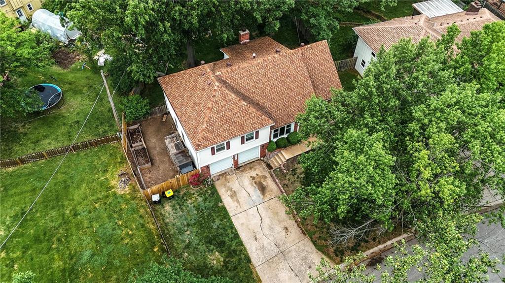 9726 WOODLAND Lane