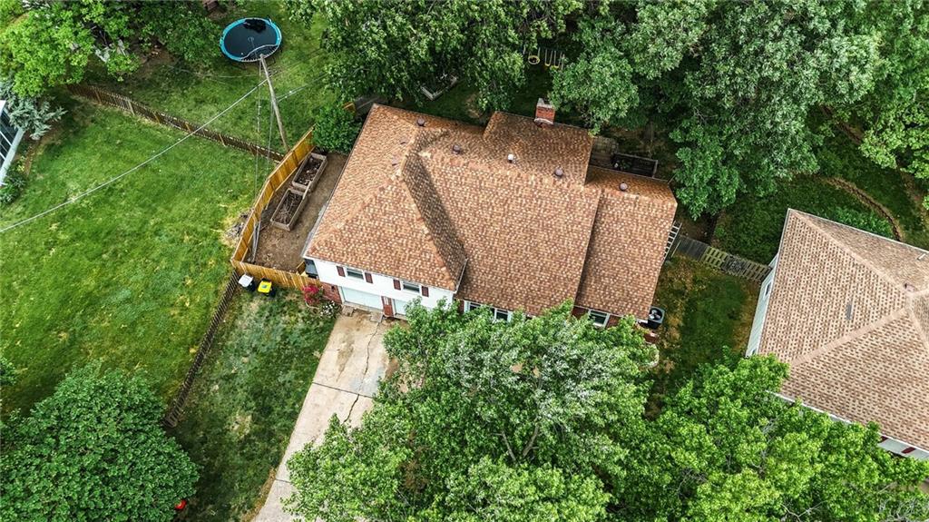 9726 WOODLAND Lane