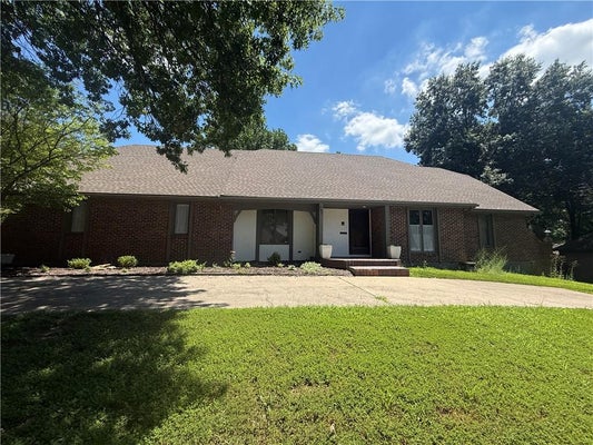 205 NW HILLCREST LN, LEES SUMMIT, MO 64063 - Image 6f81eb47dfc8f84b01dab15cf5b4f49f/3917898241