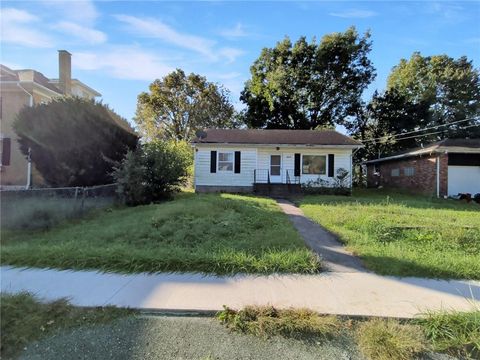 Photo of 409 E Walker Street, Ash Grove, MO 65604 (MLS # 2583715) Photo of 409 E Walker Street, Ash Grove, MO 65604 (MLS # 2583715)