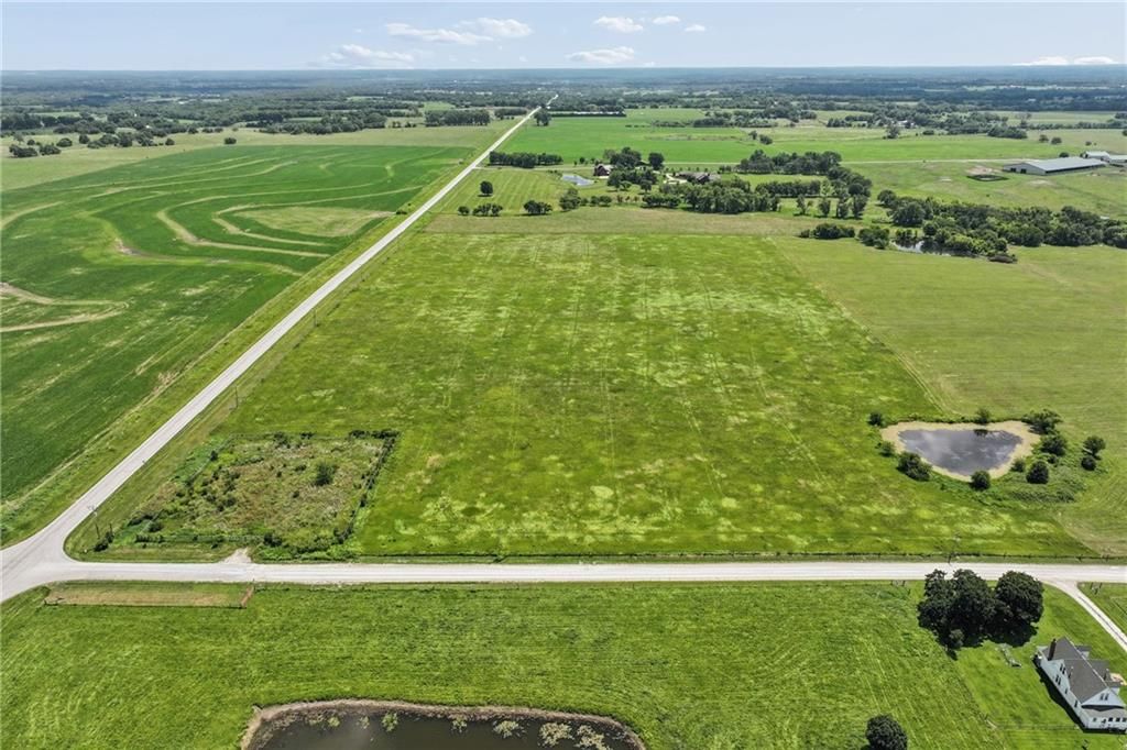 Photo of 247 &amp; Rockville Road, Louisburg, KS 66053 (MLS # 2631707)