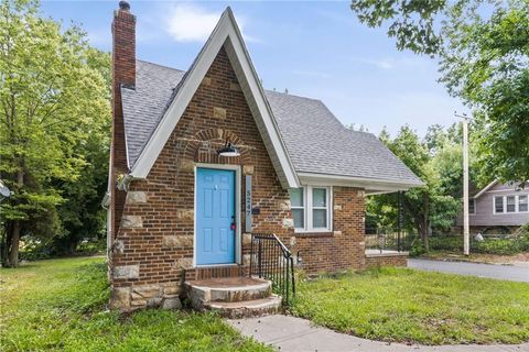 Photo of 5247 Olive Street, Kansas City, MO 64130 (MLS # 2631891)