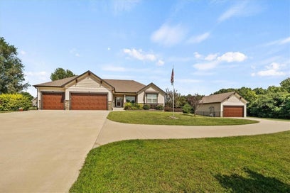 18220 Prairie View Drive Tonganoxie KS 66086