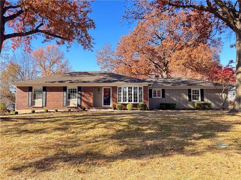 10314 Manor Road Leawood KS 66206