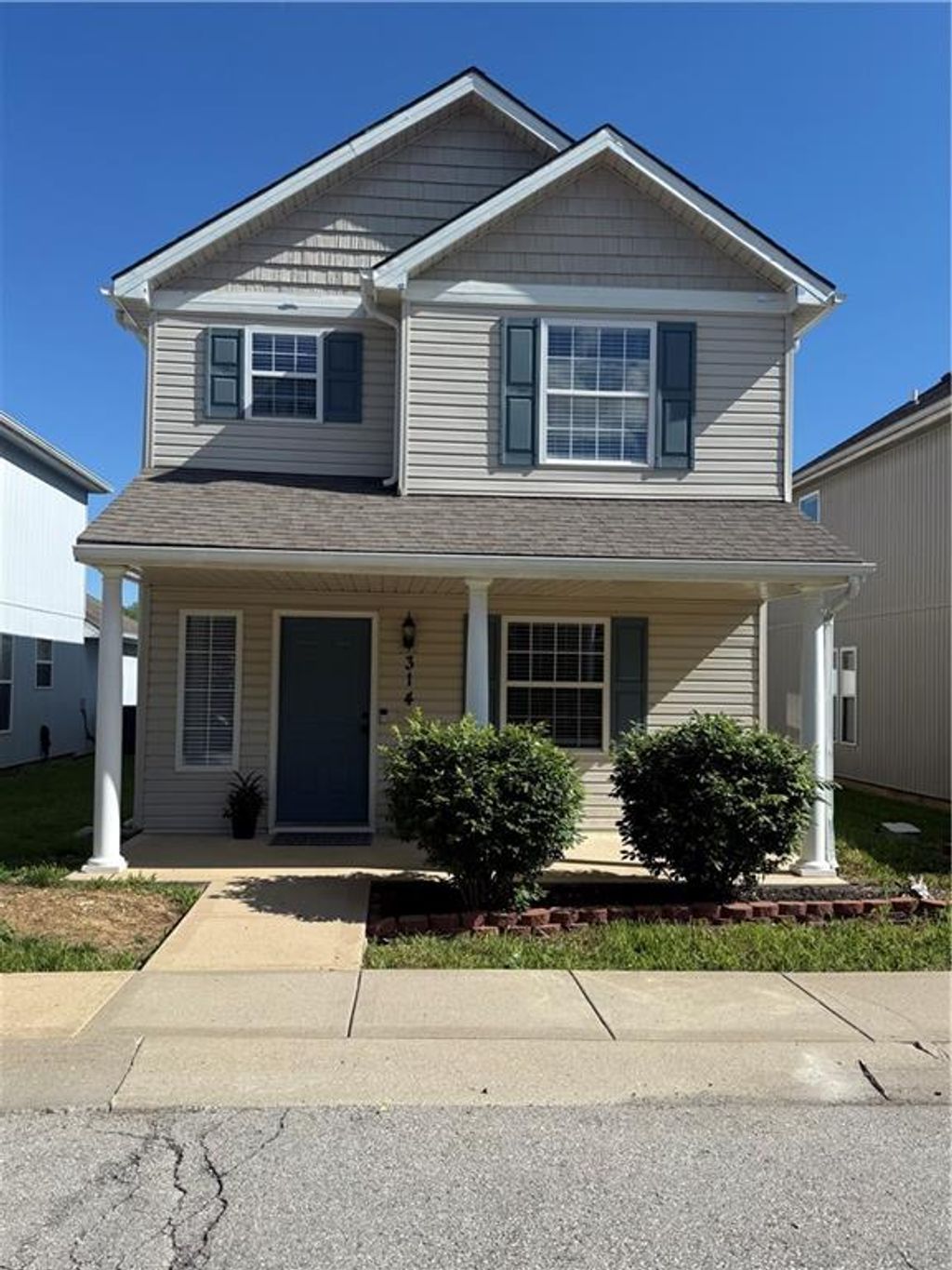 Photo of 314 NE Coldwater Creek Drive, Grain Valley, MO 64029 (MLS # 2619057)