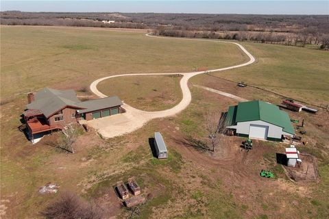 32846 Block Road Paola KS 66071
