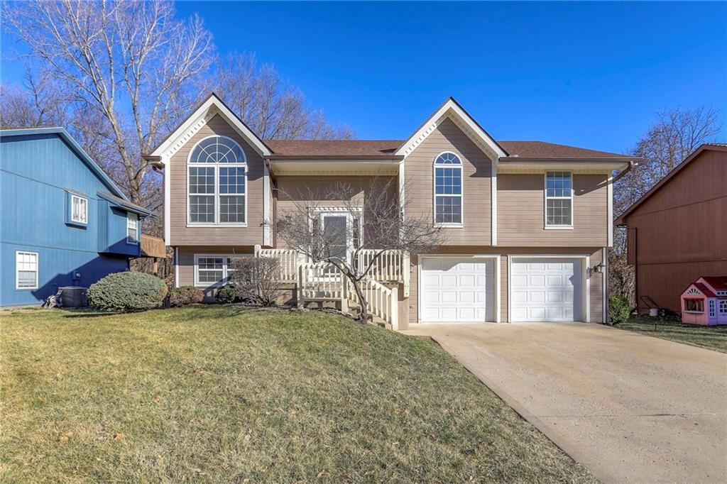 Photo of 1833 Mourning Dove Drive, Liberty, MO 64068 (MLS # 2605183)