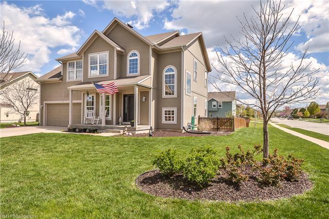 Photo 1 of 71 — 18537 S Spruce Court, Gardner, KS 66030