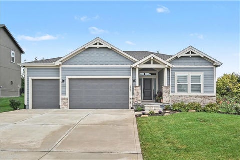 Photo of 3204 SW Arbor Sound Drive, Lees Summit, MO 64082 (MLS # 2647257)