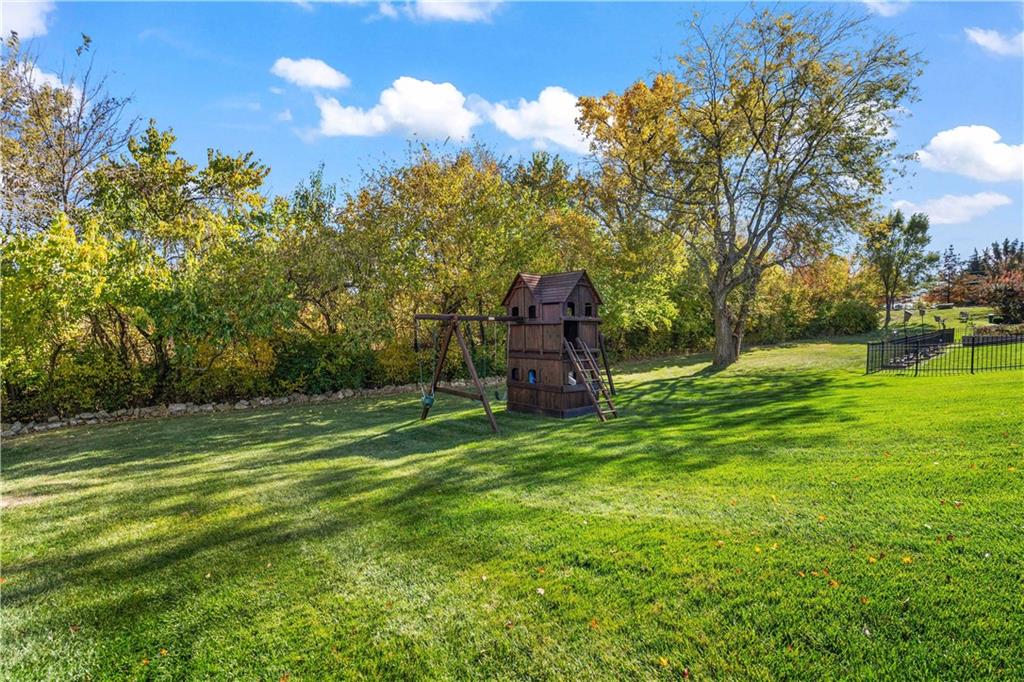 9425 Pinnacle Street