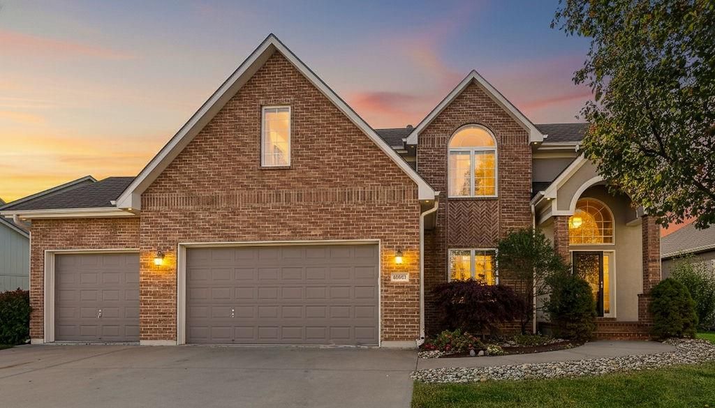 Photo of 16109 E 76th Street, Kansas City, MO 64139 (MLS # 2592060)