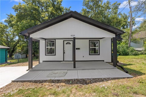 Photo of 4535 Waverly Avenue, Kansas City, KS 66104 (MLS # 2638883)