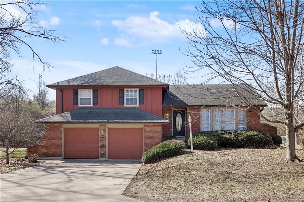 Photo of 6905 E 129th Street, Grandview, MO 64030 (MLS # 2607814)