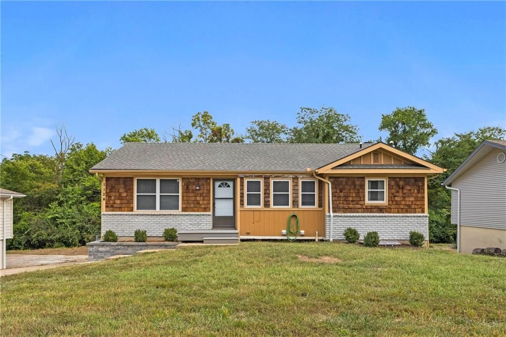 Photo of 1124 N Curtis Street, Olathe, KS 66061 (MLS # 2592166)