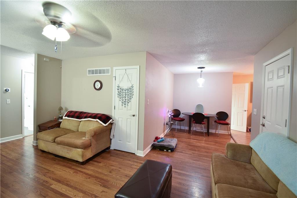 5216 N Palmer Avenue