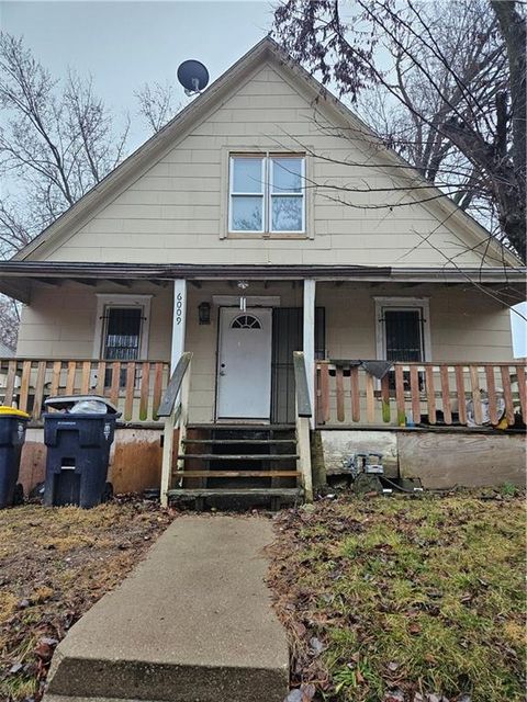 6009 E 10 Street Kansas City MO 64126