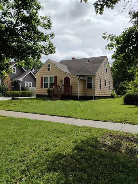 Photo of 1231 S Hickory Street, Ottawa, KS 66067 (MLS # 2627740)