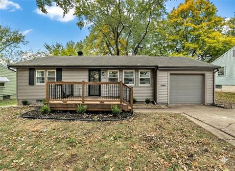 Photo of 3506 S Spring Street, Independence, MO 64055 (MLS # 2583131)