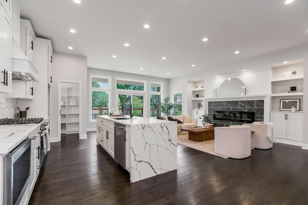 2201 W 74th Street