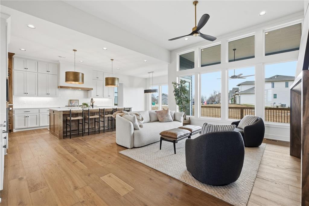 22005 W 99th Terrace