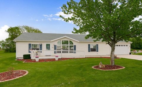 Photo of 803 Pine Court, Oak Grove, MO 64075 (MLS # 2615992)