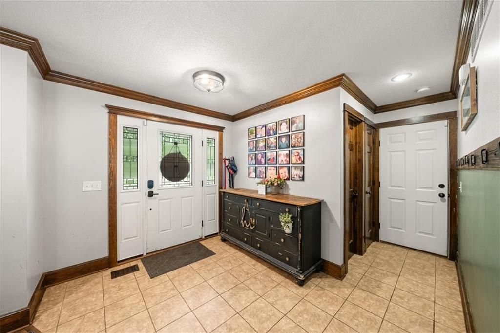 Photo of 325 Creekwood Drive, Liberty, MO 64068 (MLS # 2614994)