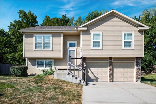 4827 SHEARER CT, KANSAS CITY, KS 66106 - Image 7204b64dd7e6f21f905a23b390f0fa01/3770338219