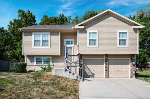 Photo of 4827 Shearer Court, Kansas City, KS 66106 (MLS # 2640954)