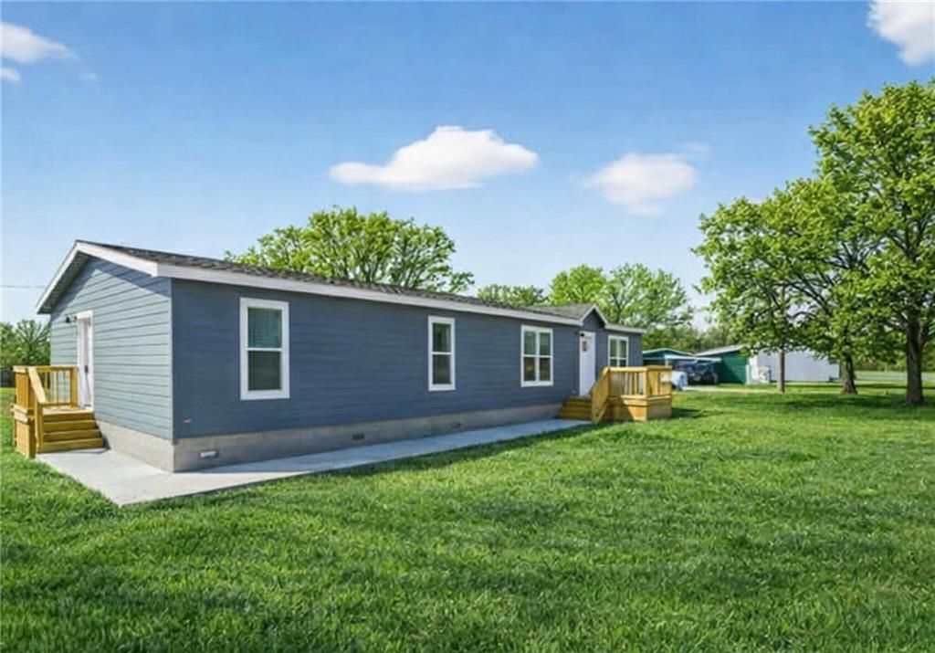 Photo of 1704 S Wood Street, Galena, KS 66739 (MLS # 2615463)